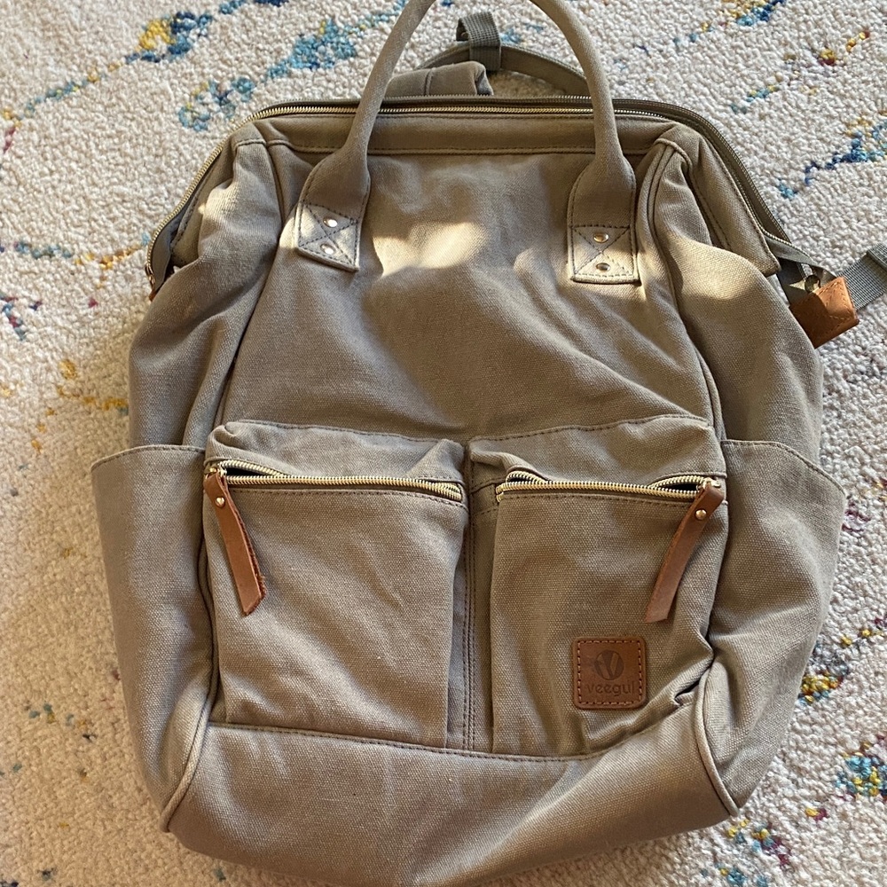 Veegul Gray Canvas Backpack